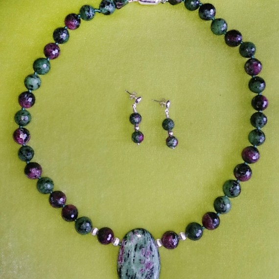 Collar y pendientes